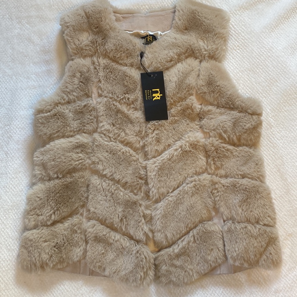 NWT Metric Knits Faux Fur Vest